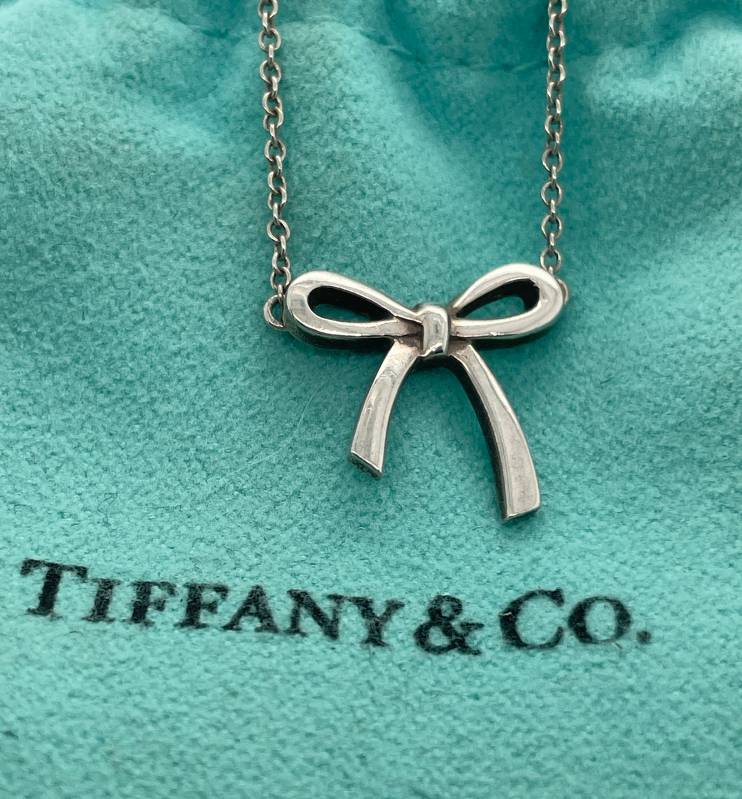 Estate Tiffany & Co. Nacklace Bow Ribbon Silver Pendant